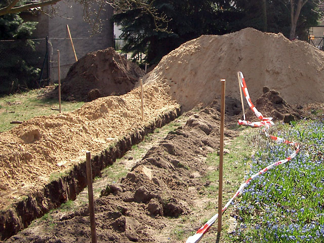 Graben für die Wasserleitung