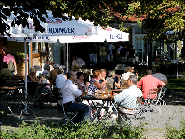 Foto: Biergarten am Hafen in Bad Saarow Pieskow