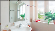 Badezimmer im OG der Doppelhaushälfte "Delft"