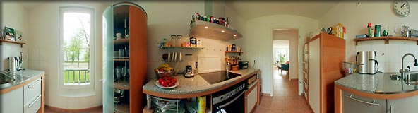 360-Grad-Panorama: Küche der Mietwohnung im Alleehaus im Schweizer Viertel